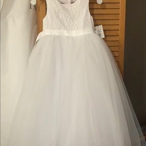 Girls dress NEVER BEEN WORN(tag still on it)